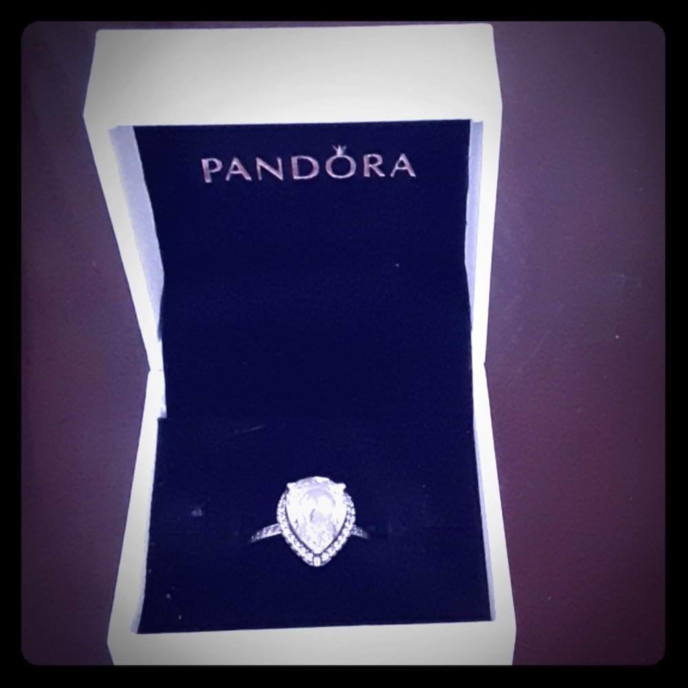 Pandora sparkling teardrop halo ring